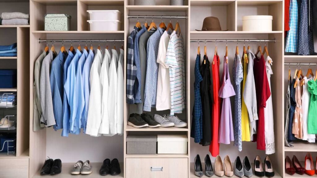 Closet renovado: 6 peças-chave que você precisa ter