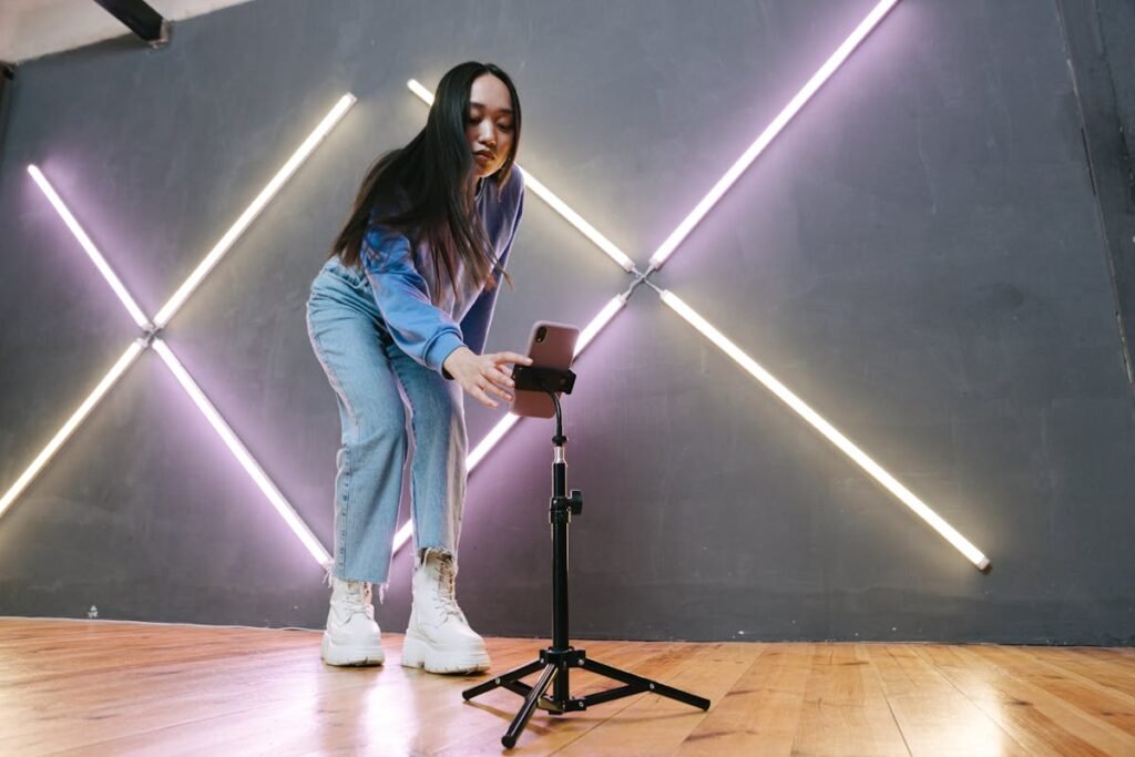 O que faz sucesso no TikTok? Descubra as tendências que estão bombando em 2025