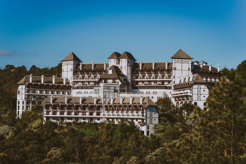 A arquitetura de Gramado: como a influência europeia ajudou a criar uma das cidades mais charmosas do Brasil A arquitetura de Gramado: como a influência europeia ajudou a criar uma das cidades mais charmosas do Brasil